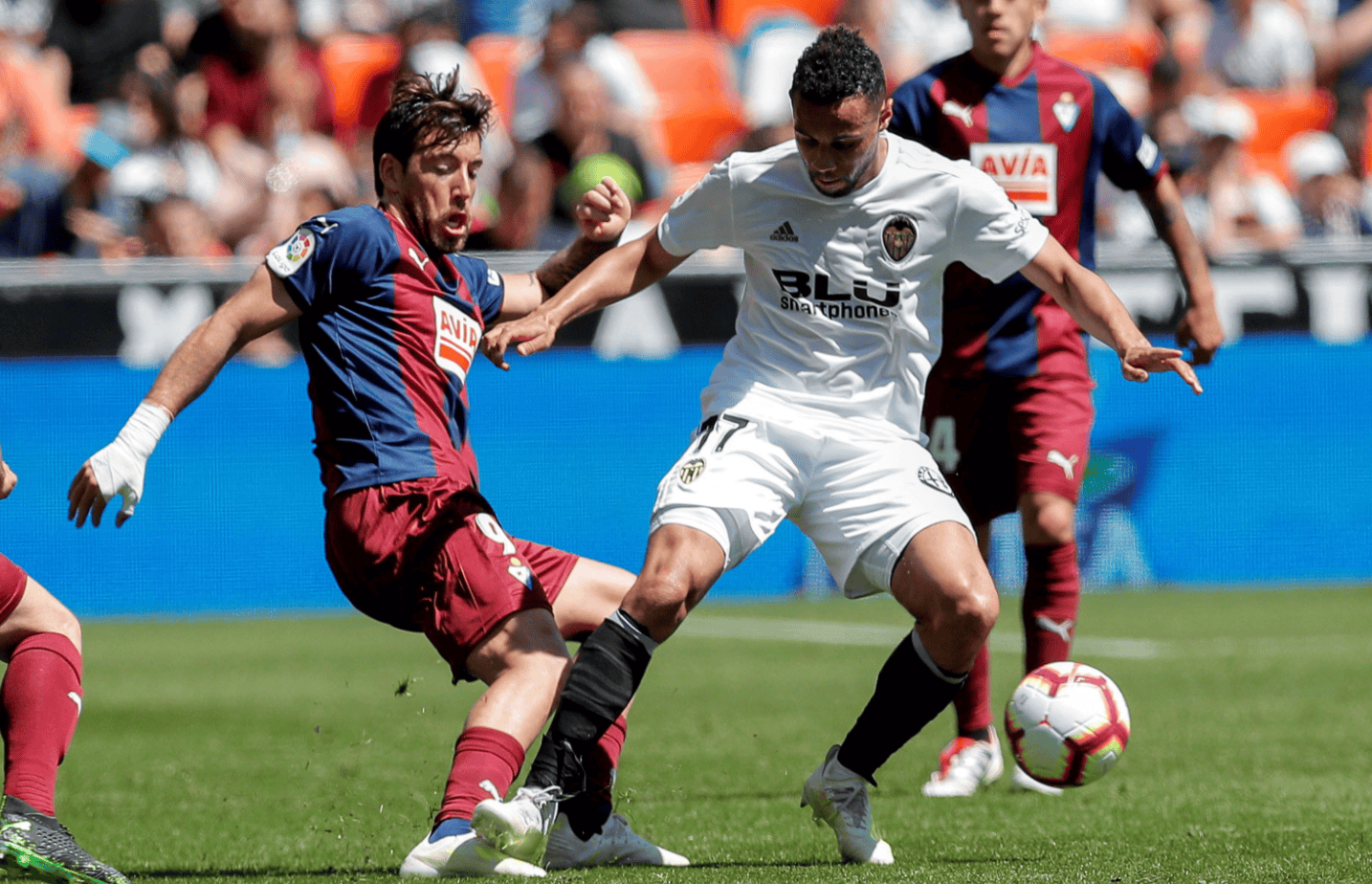 莱万特队员：“球场以外也需表现出色！”的简单介绍