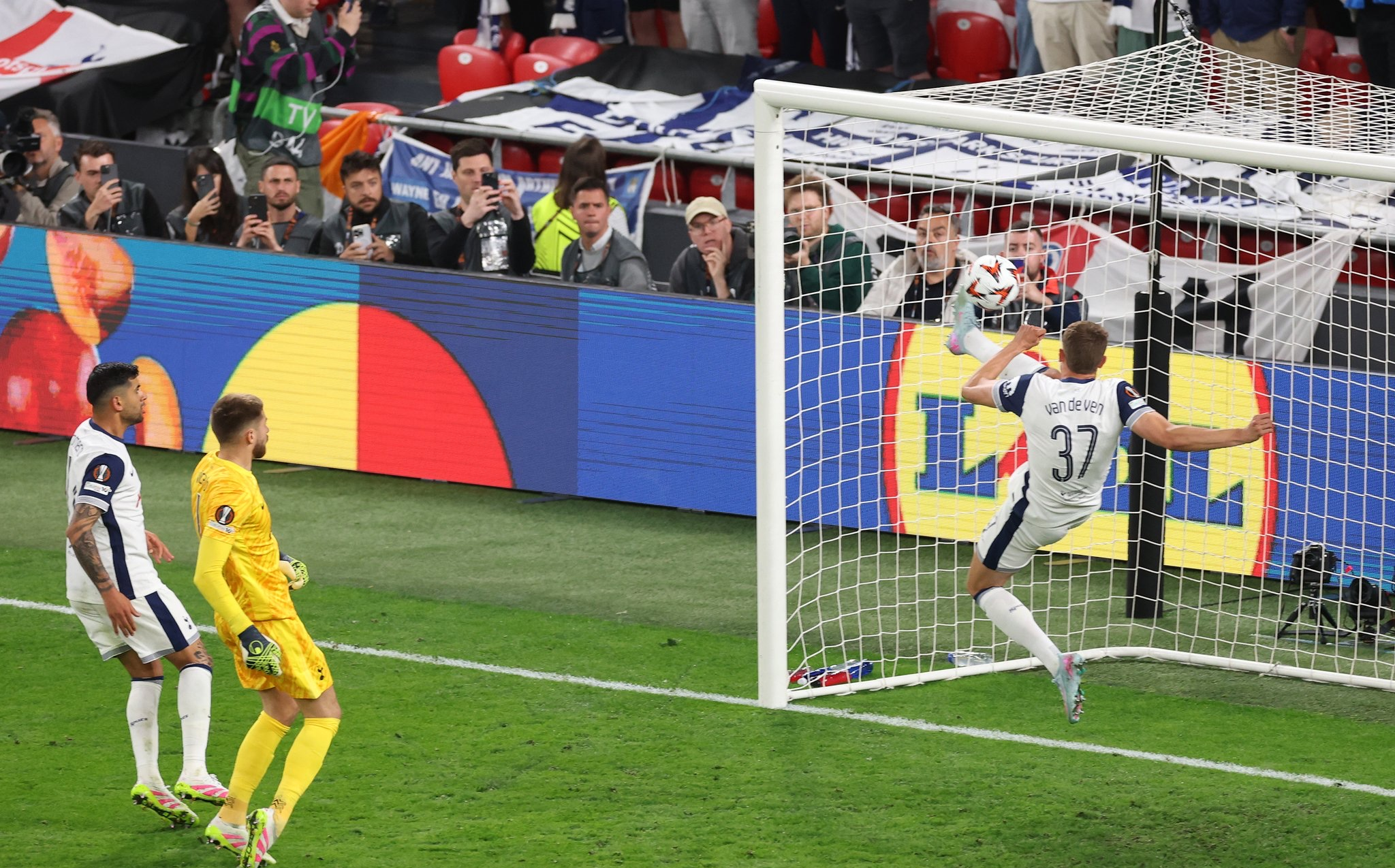 关于热刺主场踢平南安普顿,近期不佳表现的信息 关于热刺主场踢平南安普顿,近期不佳表现的信息